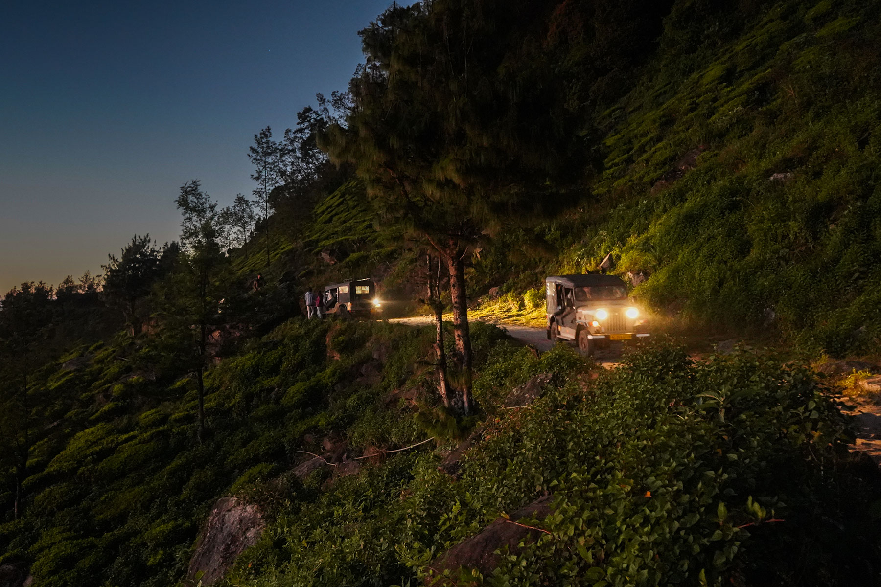 Kolukkumali--sun-rise-point-travel-munnar-kerala-india-firstman.earth