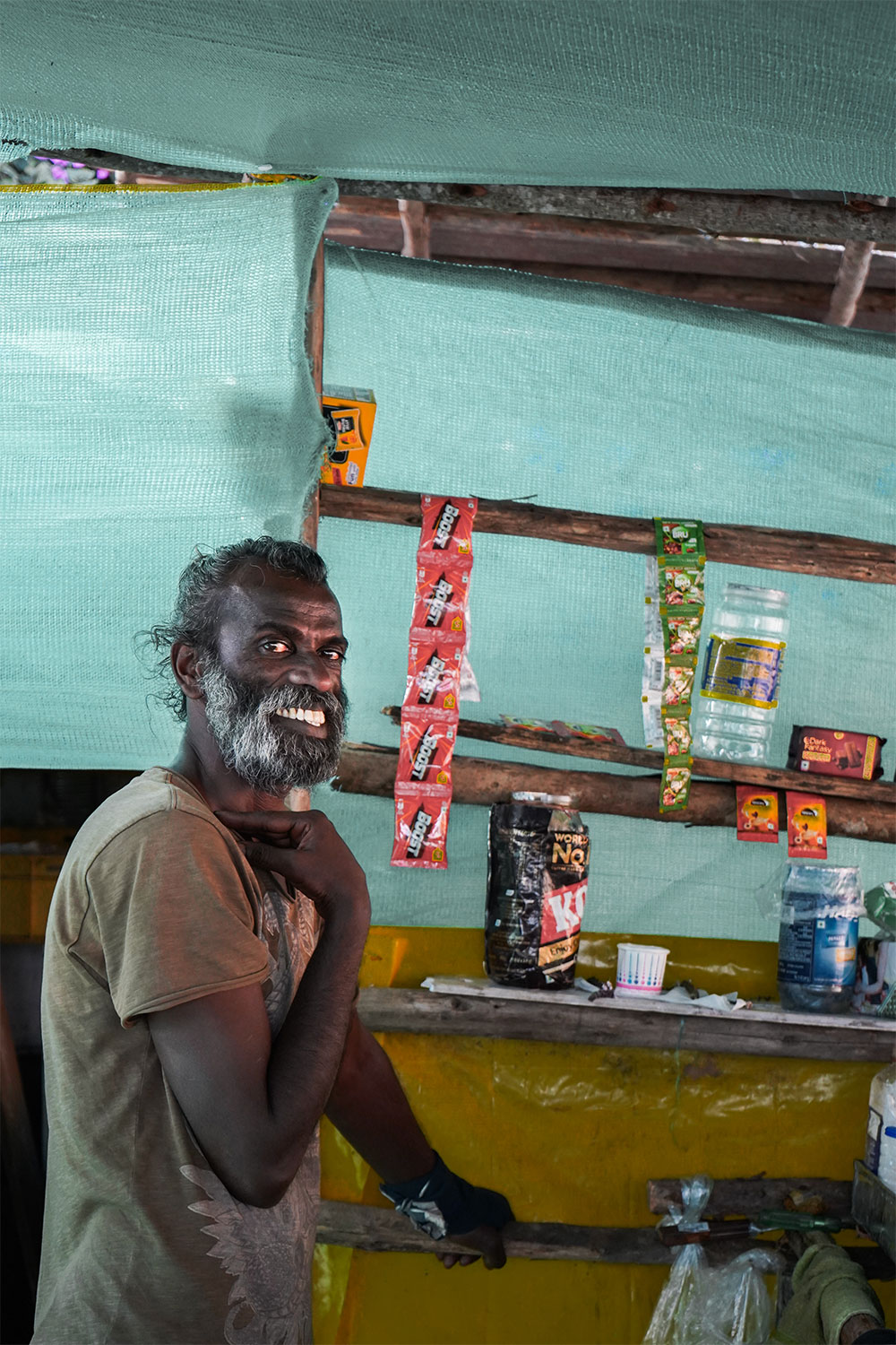 Tea-shop-man-munnar-Kerala-India-firstman.earth