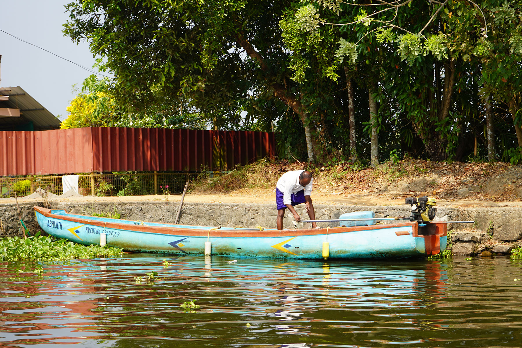 Boat-driver-alappuzha-kerala-india-firstman