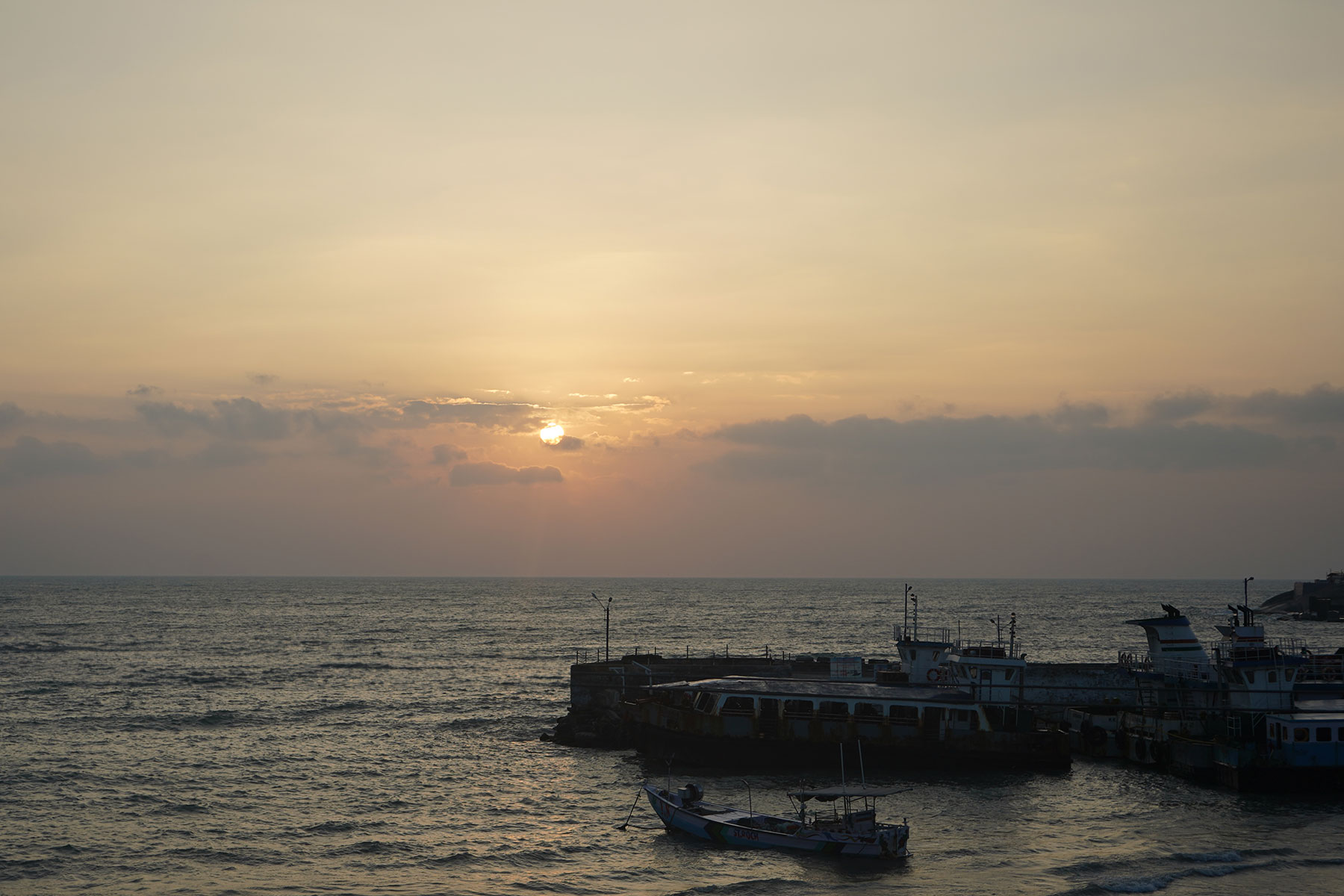 kanyakumari-sun-rise-point-tamilnadu-India-firstman.earth
