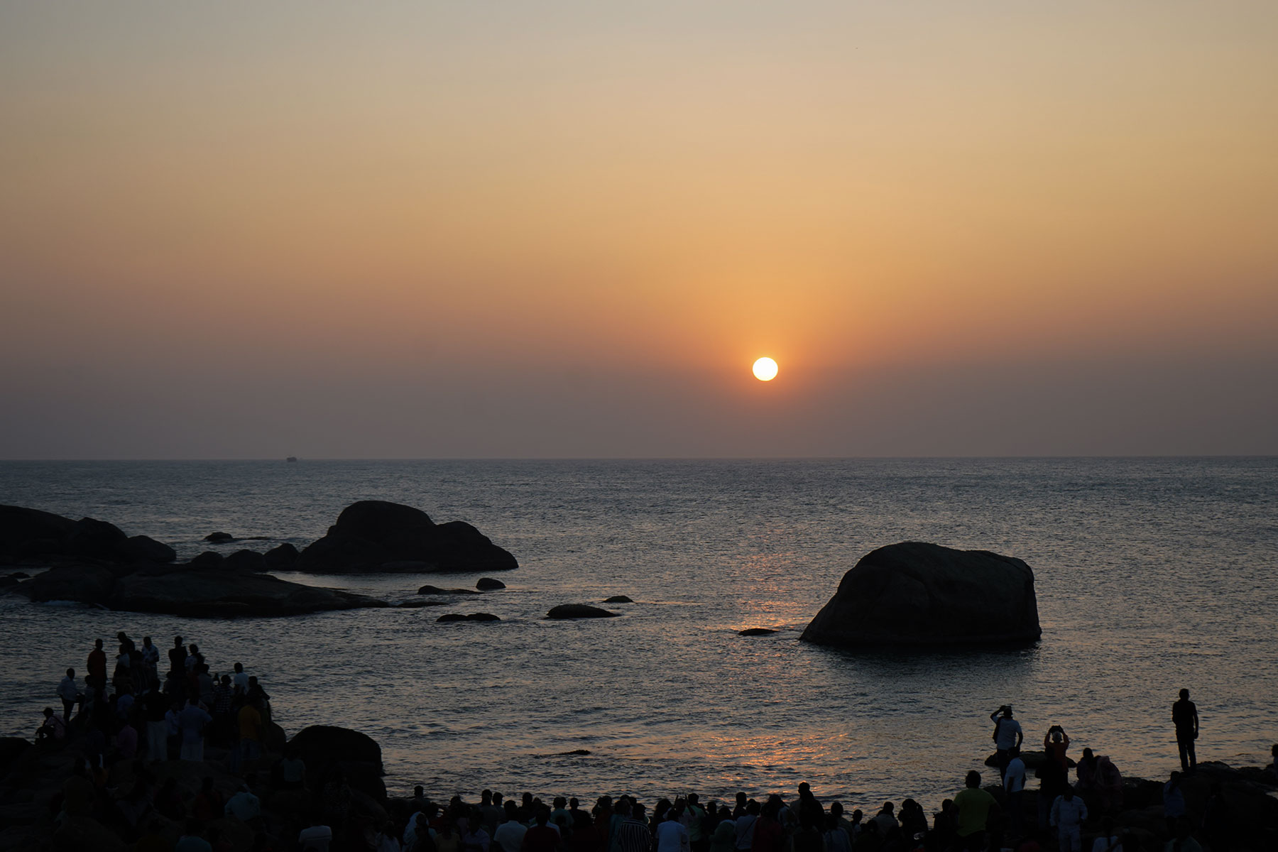 kanyakumari-sunset-point-view-tamilnadu-India-firstman.earth