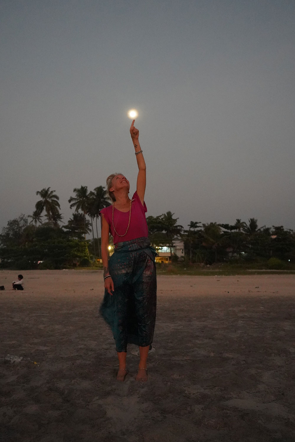 Lady-in-beach-alappuzha-kerala-india-firstman