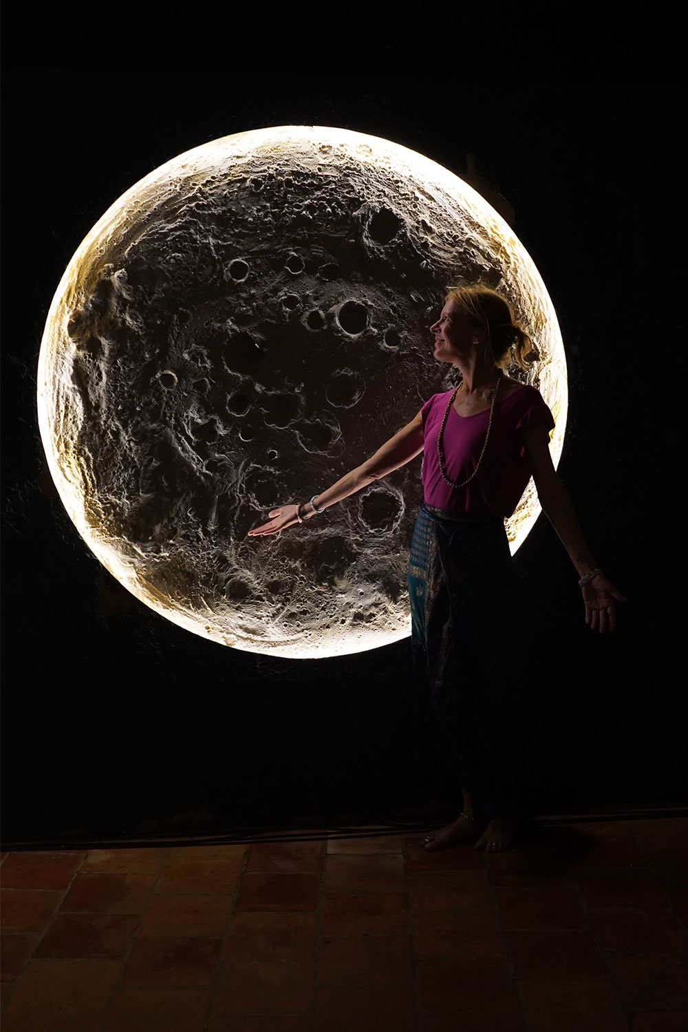 Lady-infont-of-moon-beach-alappuzha-kerala-india-firstman