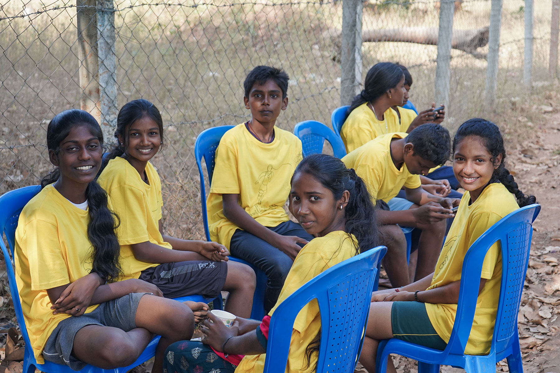 volunteers-in-marathon-auroville-india-firstman