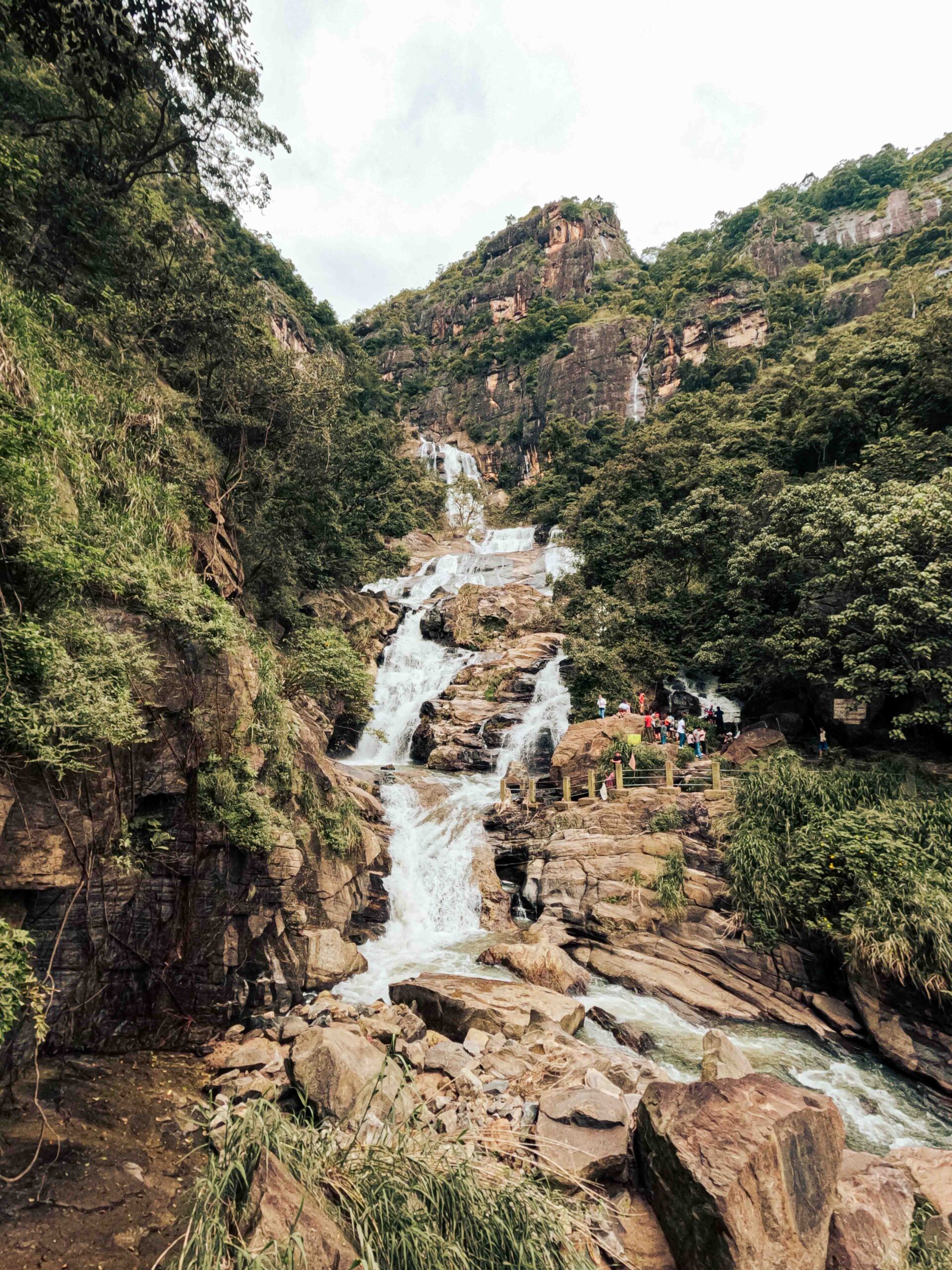Kuda Ravana Ella waterfall, Ella, srilanka