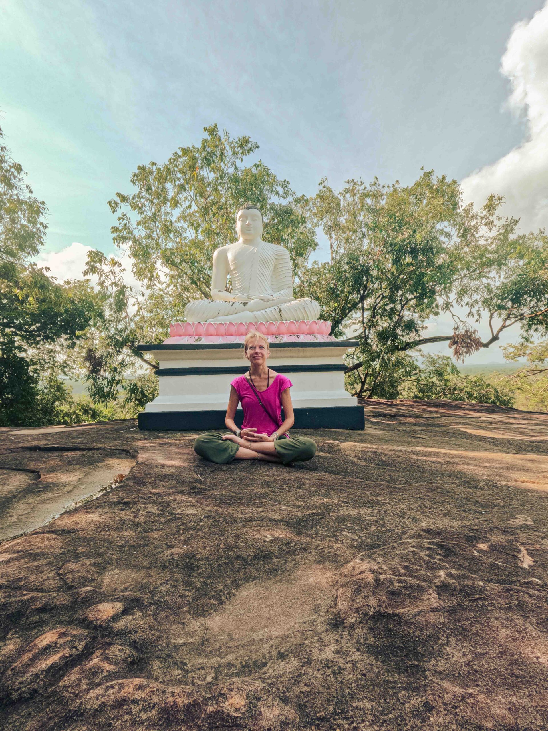 Pidurangala Rock Cave Temple, sigiriya, srilanka